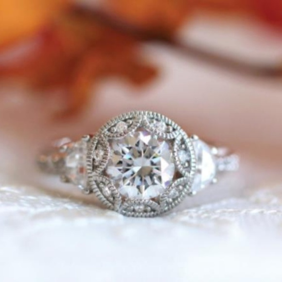 NEW Women’s Sterling Silver Faux Diamond Ring - Picture 2 of 5